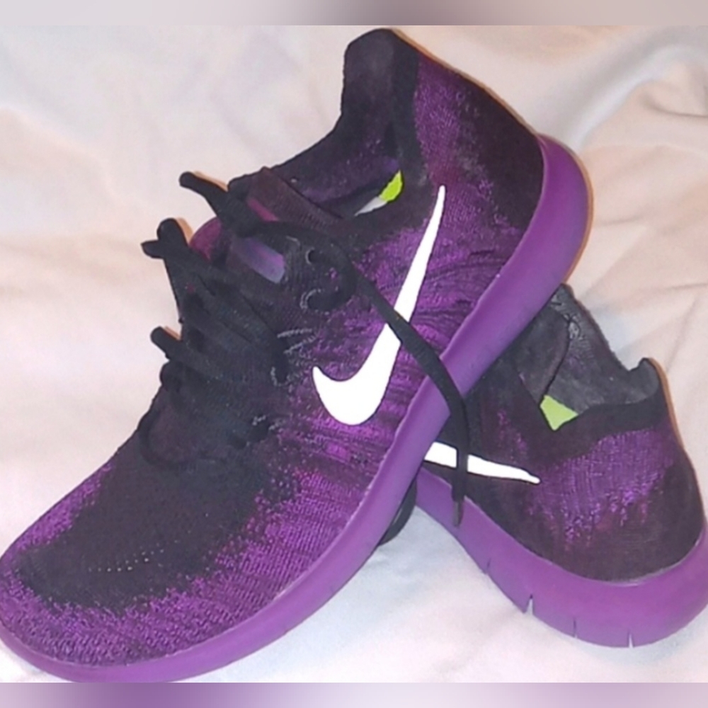 Nike size 9 purple